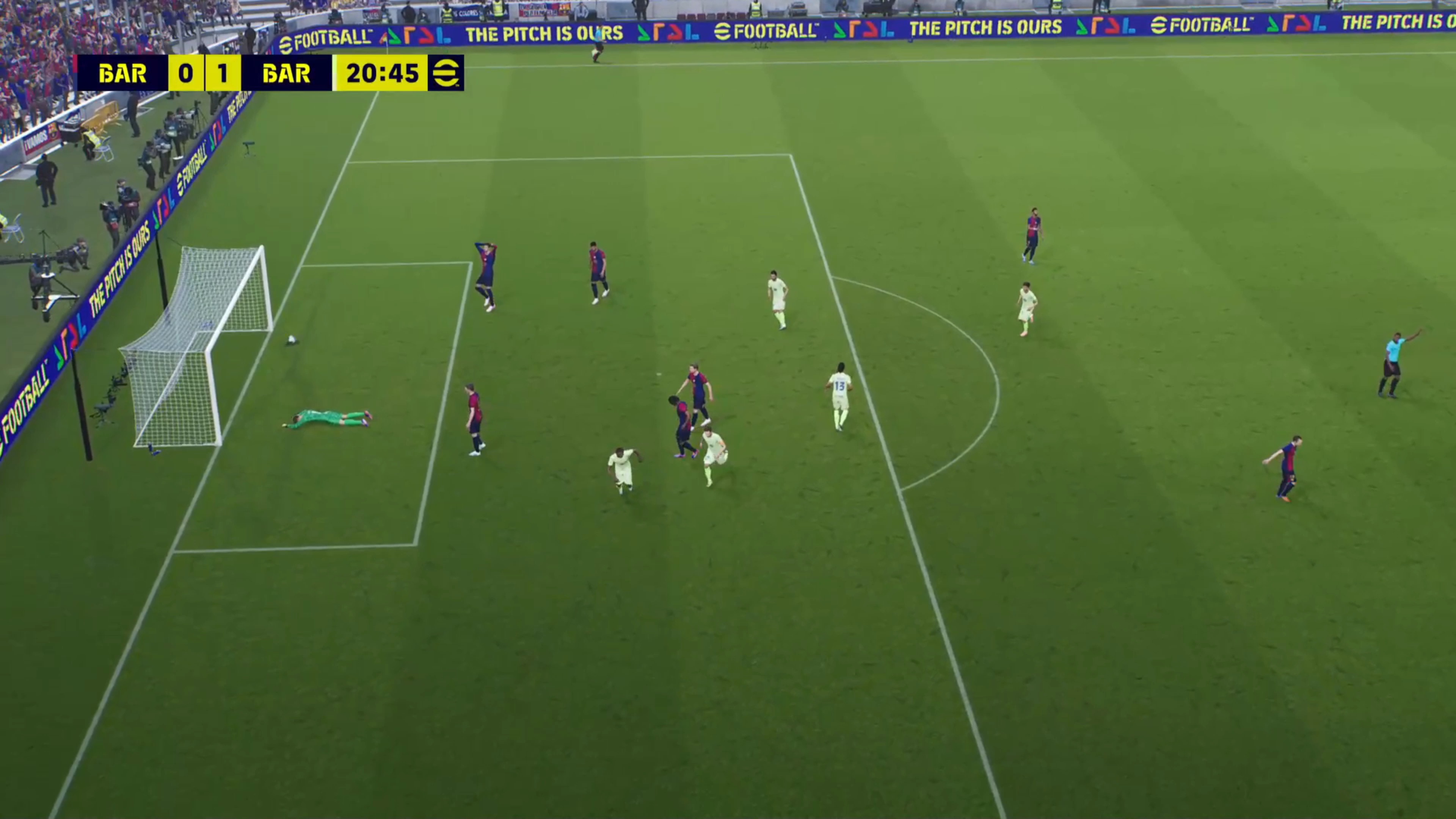 九游游戏盒子下载安装-恒大技术犯规送分，梅西主帅怒摔战术板！！